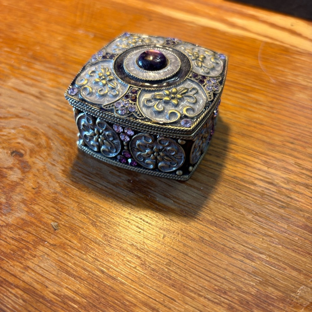 Decorative Jewelry Box with Green Interior